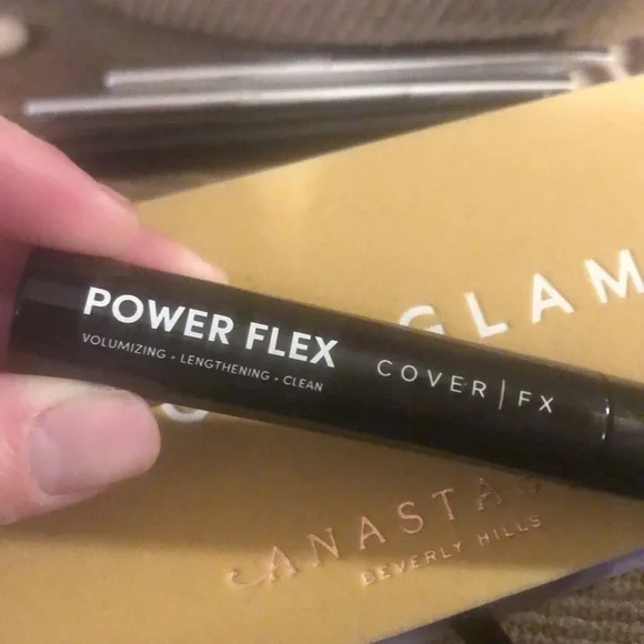 Cover | FX Power Flex Mascara in 01 Black Brand New and Never Used! - Picture 3 of 4